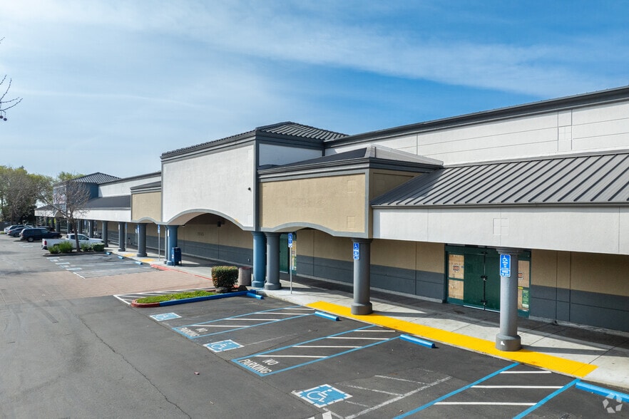 More Photos Of 26905 Mission Blvd, Hayward General Retail For Lease