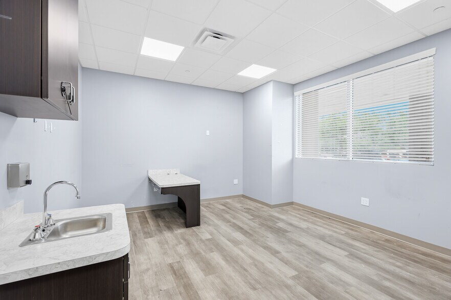 More Photos Of 6310 Health Park Way, Bradenton Medical For Lease