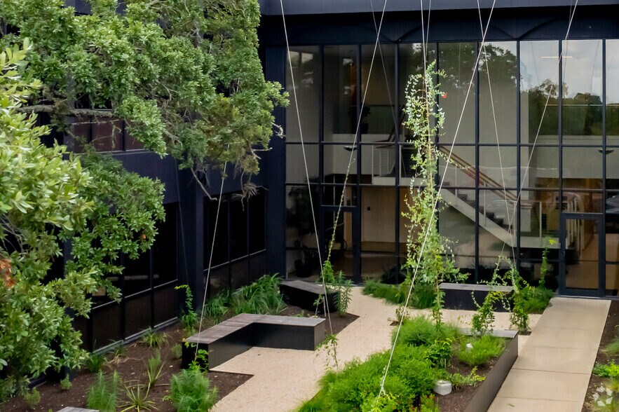 More Photos Of 3409 Executive Center Dr, Austin Unknown For Lease