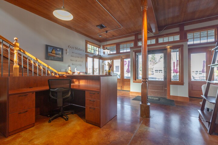 More Photos Of 1705-1717 Willamette Falls Dr, West Linn Storefront Retail Office For Lease