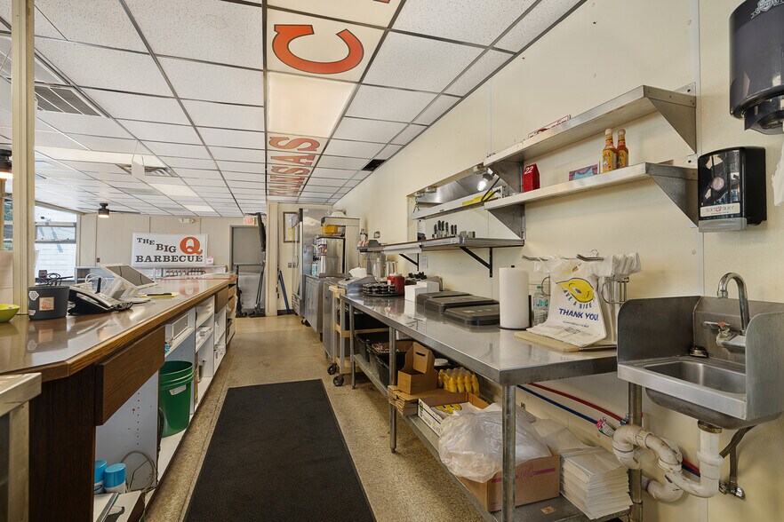 More Photos Of 2117 S 34th St, Kansas City Restaurant For Sale