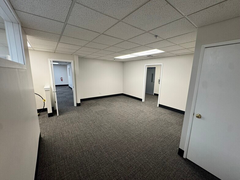 More Photos Of 3077 20th St E, Fife Warehouse For Lease