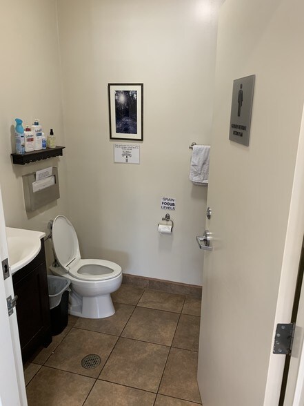 More Photos Of 126 E Alameda Ave, Burbank Research And Development For Sale