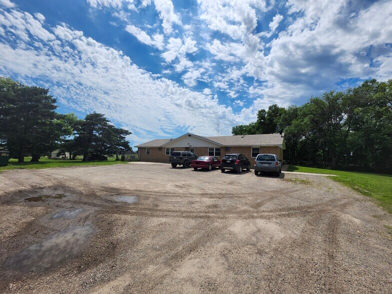 More Photos Of 204 3rd St SW, Rake Apartments For Sale