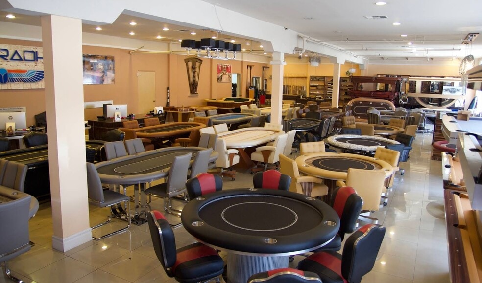 More Photos Of 4416 San Fernando Rd, Glendale Showroom For Lease