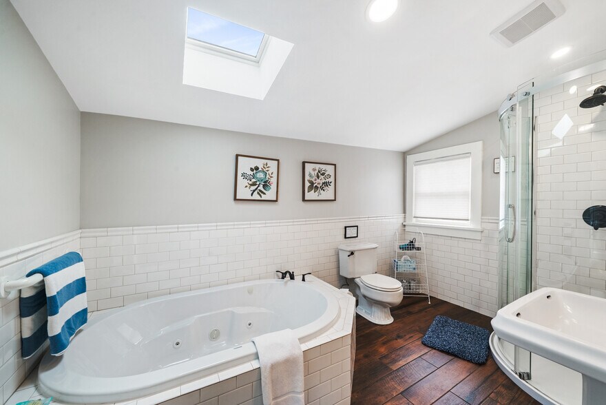 More Photos Of 371 Water St, Excelsior Hospitality For Sale