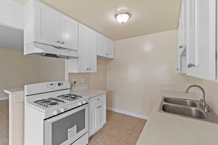 More Photos Of 3300 W Orange Ave, Anaheim Multifamily For Sale