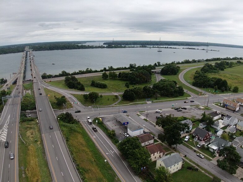 More Photos Of 6302 Buffalo Ave, Niagara Falls Service Station For Sale