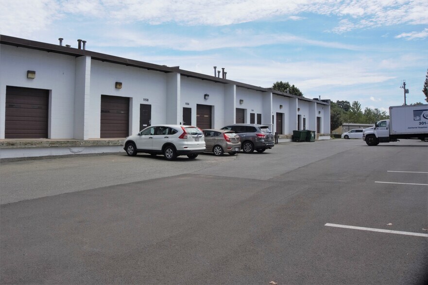 More Photos Of 1148-1174 Taft St, Rockville Warehouse For Lease