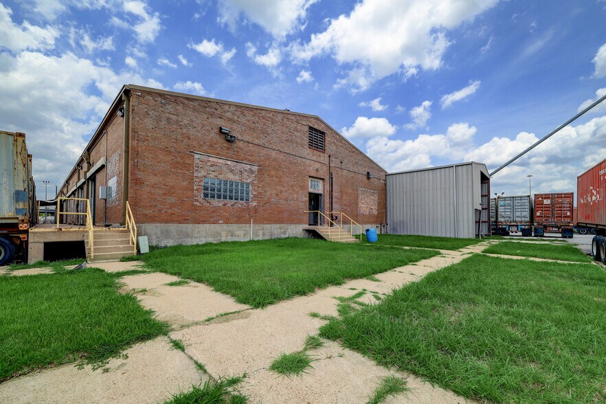 More Photos Of 14830 Talcott St, Houston Warehouse For Sale