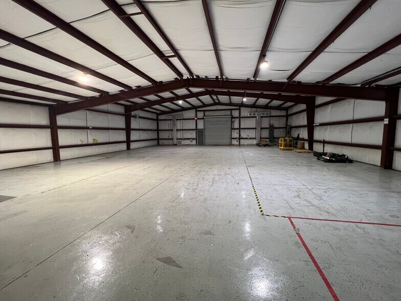 More Photos Of 1908-1910 NW 67th Pl, Gainesville Light Manufacturing For Sale