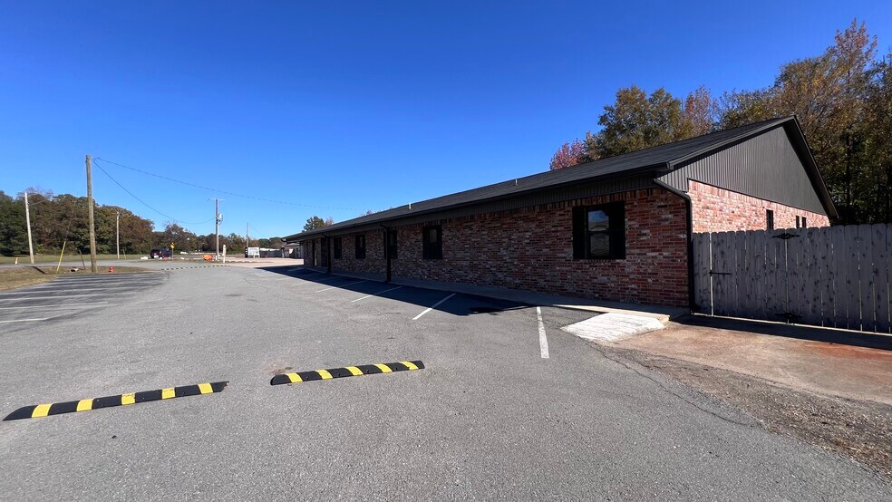 More Photos Of 501 S 1st St, Jacksonville Daycare Center For Sale