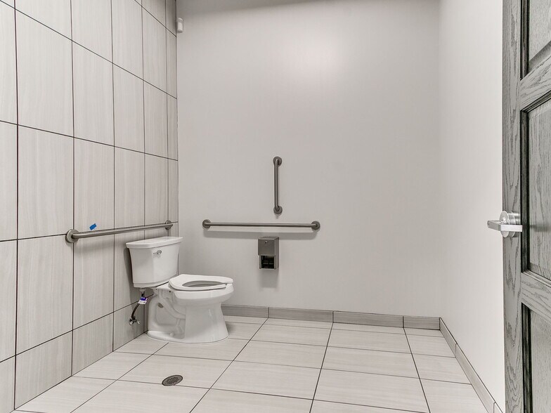 More Photos Of 8017 NW 122nd St., Oklahoma City Office For Lease