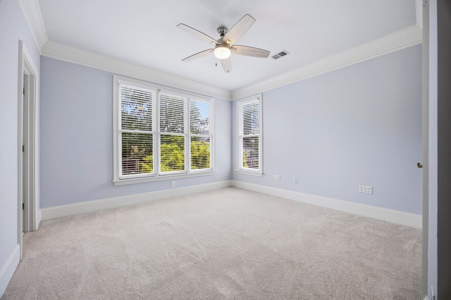 More Photos Of 574 East Ave NE, Atlanta Specialty For Sale