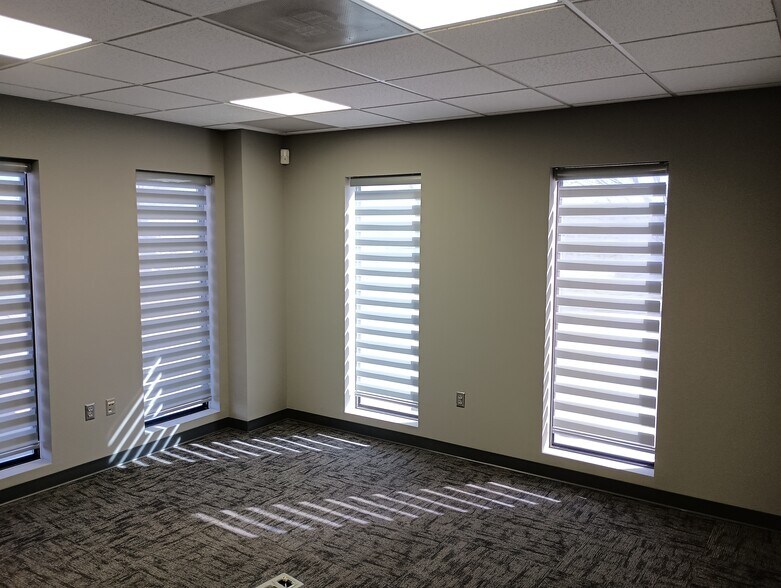 More Photos Of 2330 NE Independence Ave, Lee's Summit Warehouse For Sale