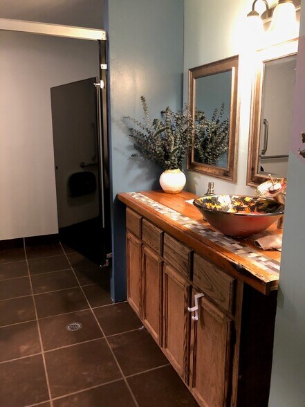 More Photos Of 853-857 Merrimon Ave, Asheville Restaurant For Sale