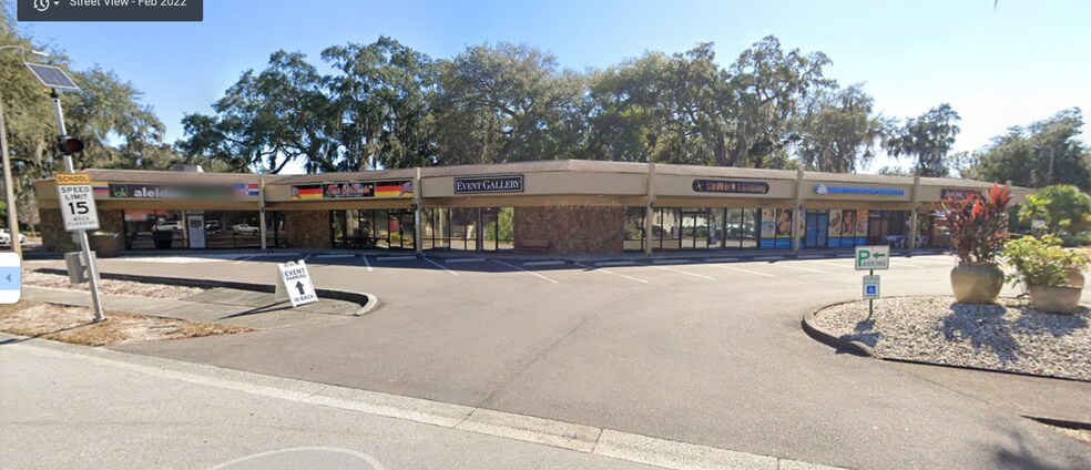 Primary Photo Of 528 Oakfield Dr, Brandon Restaurant For Lease