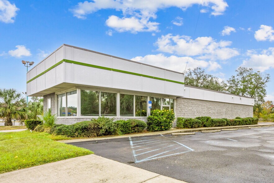 Primary Photo Of 463185 Sr-200, Yulee Storefront Retail Office For Sale