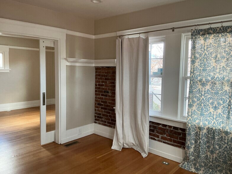 More Photos Of 22 W Taylor St, Reno Office For Sale