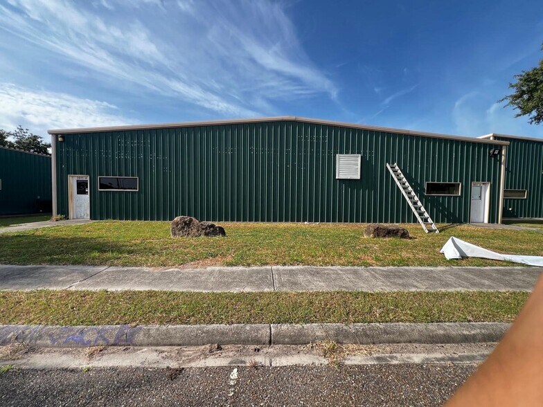 More Photos Of 2803 Us-83, La Feria Light Distribution For Lease