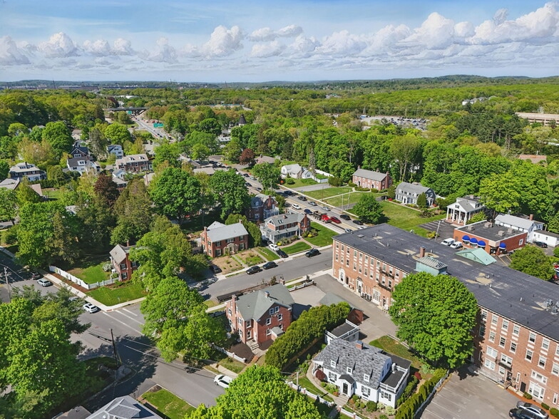 More Photos Of 6 Windsor St, Andover Office For Sale