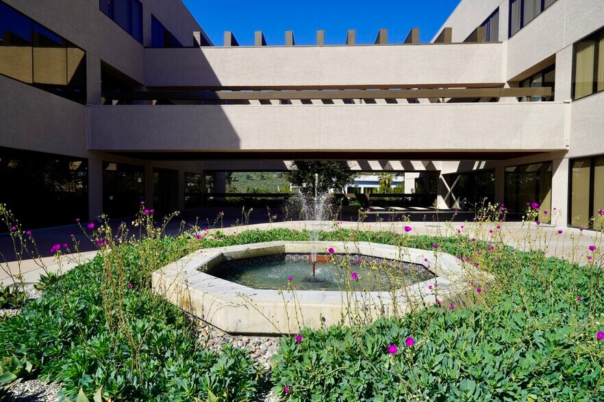 More Photos Of 27271 Las Ramblas, Mission Viejo Office For Lease