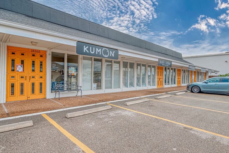 More Photos Of 14501 Memorial Dr, Houston Storefront For Sale