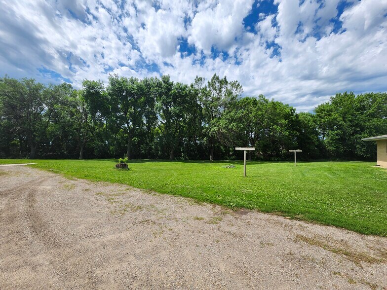 More Photos Of 204 3rd St SW, Rake Apartments For Sale