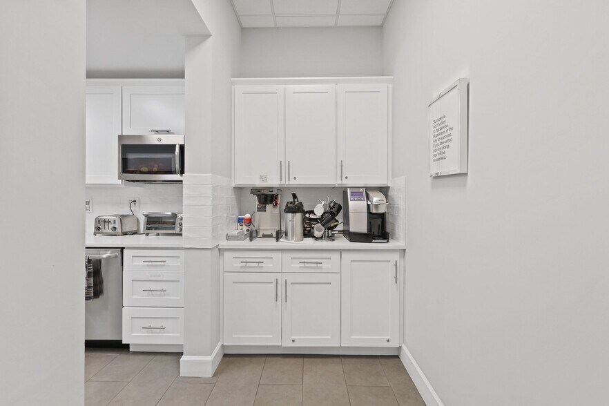 More Photos Of 10055 Yamato Rd, Boca Raton Medical For Sale