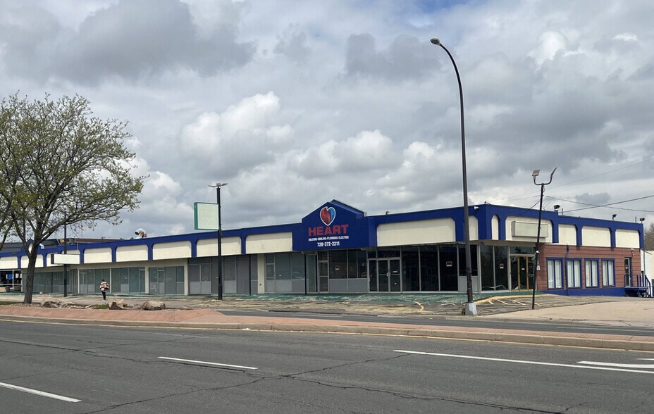 More Photos Of 7833 W Colfax Ave, Lakewood Auto Dealership For Lease