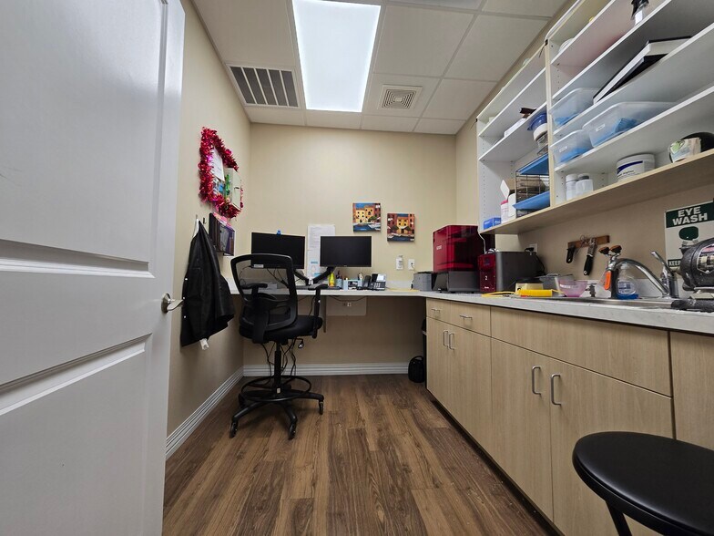 More Photos Of 13555 Automobile Blvd, Clearwater Medical For Lease