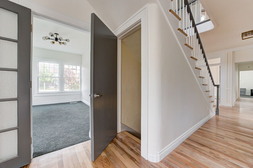 More Photos Of 1319 N Classen Dr, Oklahoma City Office For Lease