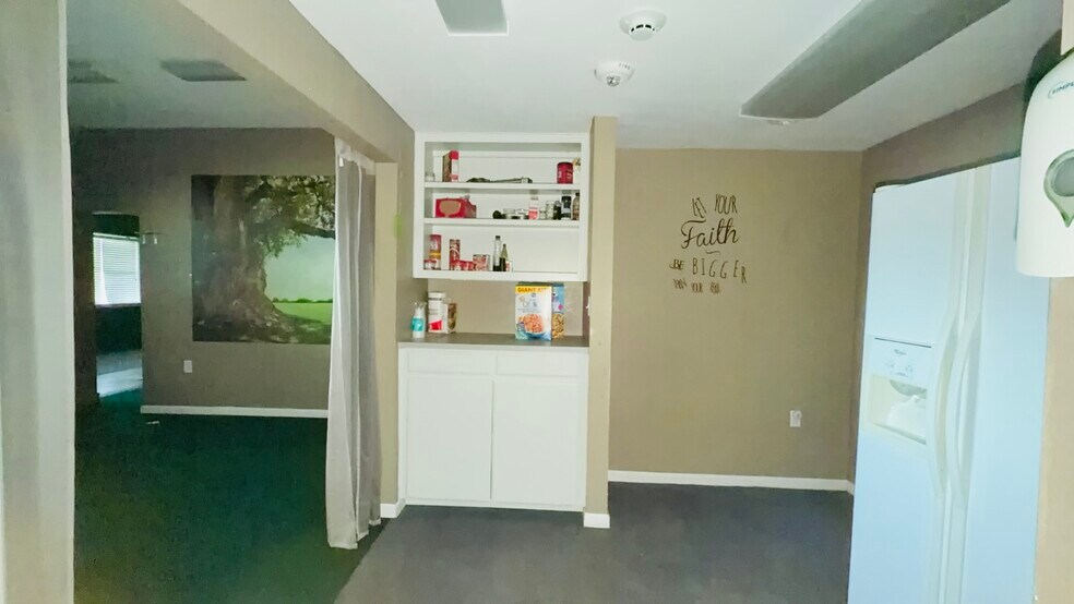 More Photos Of 109 W Midway Dr, Euless Medical For Sale