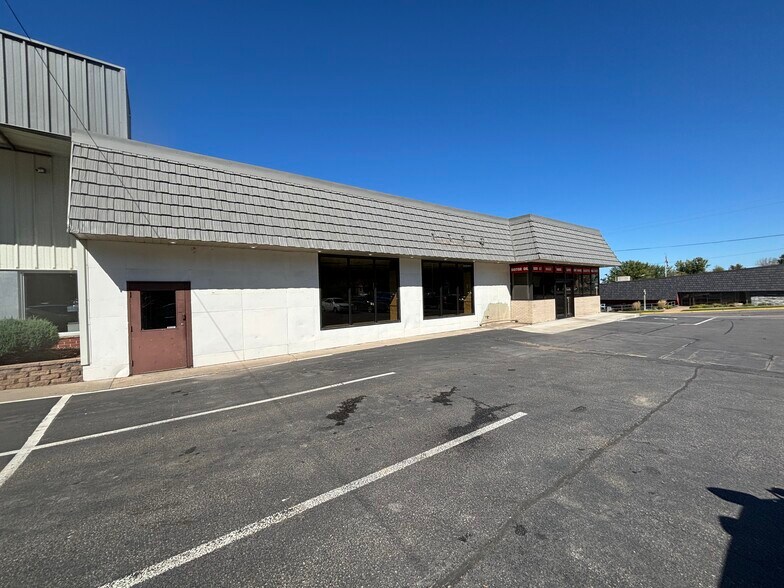 More Photos Of 300 W Prospect St, Durand General Retail For Sale