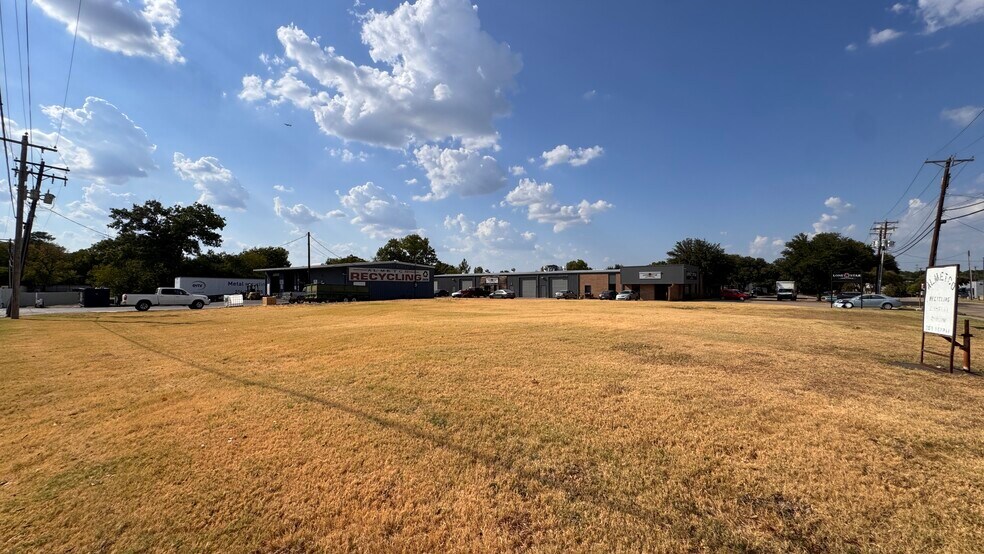 More Photos Of 709 N Cowan Ave, Lewisville Land For Sale