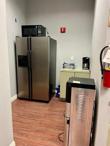 More Photos Of 6280 Spring Mountain Rd, Las Vegas Office For Sale