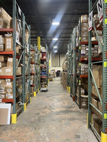 More Photos Of 7 Madison Rd, Fairfield Warehouse For Lease