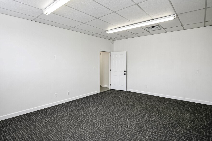 More Photos Of 2502 Leavenworth St, Omaha Light Manufacturing For Sale