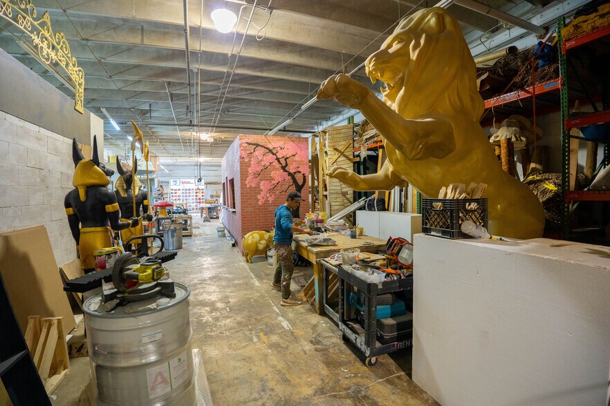 More Photos Of 1240 NW 74th St, Miami Warehouse For Sale