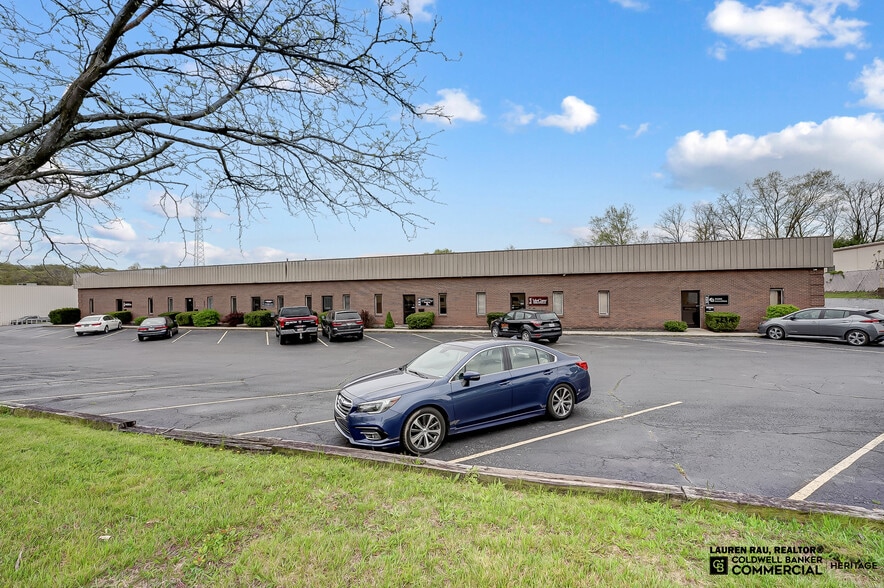 More Photos Of 400-460 Fame Rd, Dayton Light Distribution For Lease