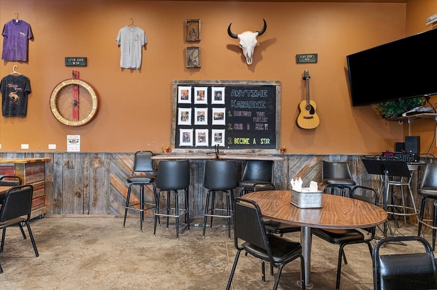 More Photos Of 17500 Hwy 34, Enning Storefront For Sale