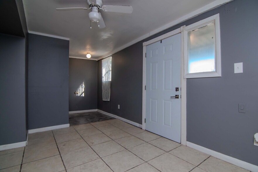 More Photos Of 308 E Waters Ave, Tampa Restaurant For Sale