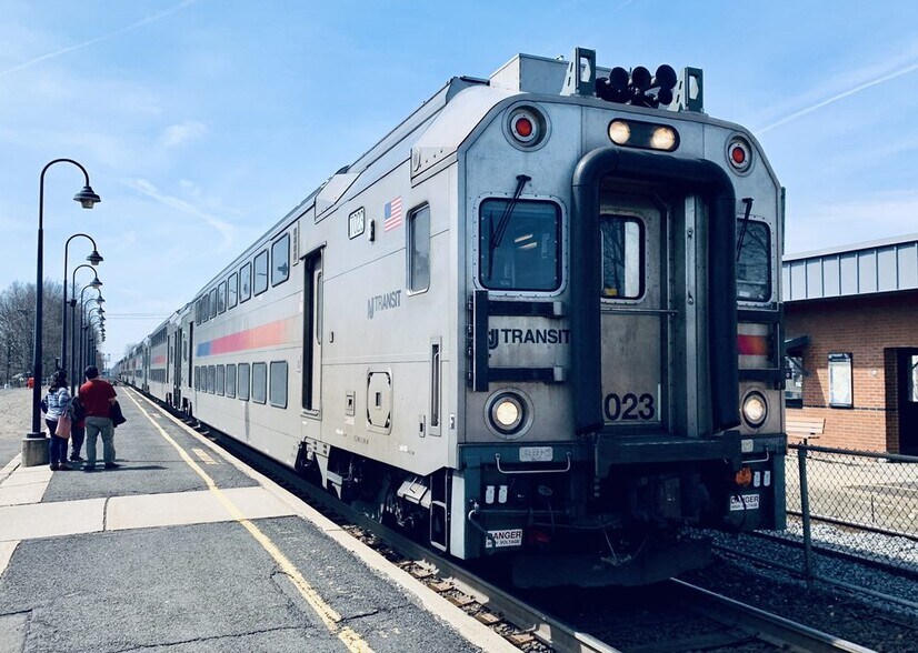 More Photos Of 233 North Ave, Dunellen General Retail For Lease