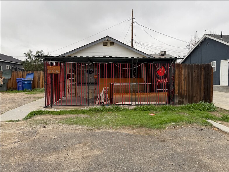 More Photos Of 338 Norris Rd, Bakersfield Multifamily For Sale