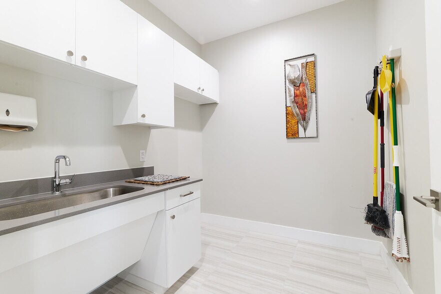 More Photos Of 1908 Yaupon Trl, Cedar Park Loft Creative Space For Sale