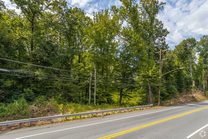 More Photos Of 1001 Addison Rd, Capitol Heights Apartments For Lease