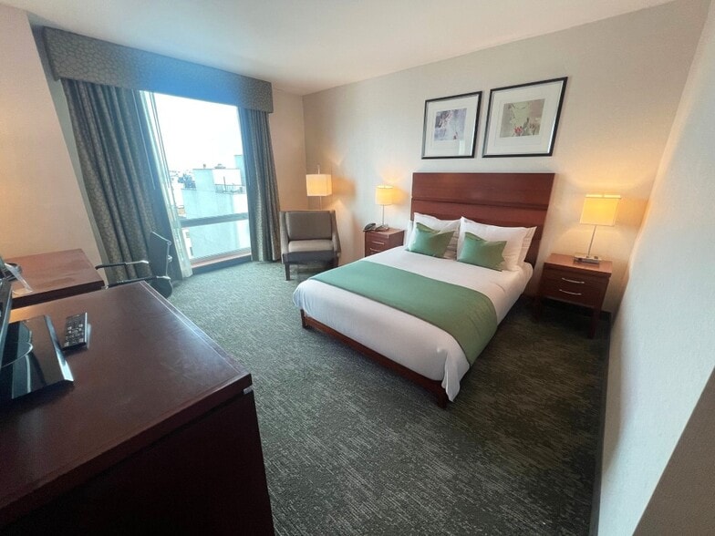 More Photos Of 39-05 29th St, Long Island City Hotel For Sale