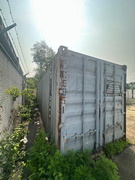 More Photos Of 565 Oak St, Copiague Industrial For Sale