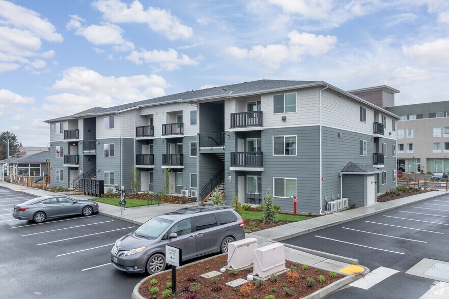More Photos Of 200 E McCorquedale Rd, Burlington Apartments For Sale
