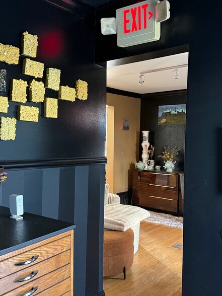 More Photos Of 520-522 E Eleven Mile Rd, Royal Oak Freestanding For Sale